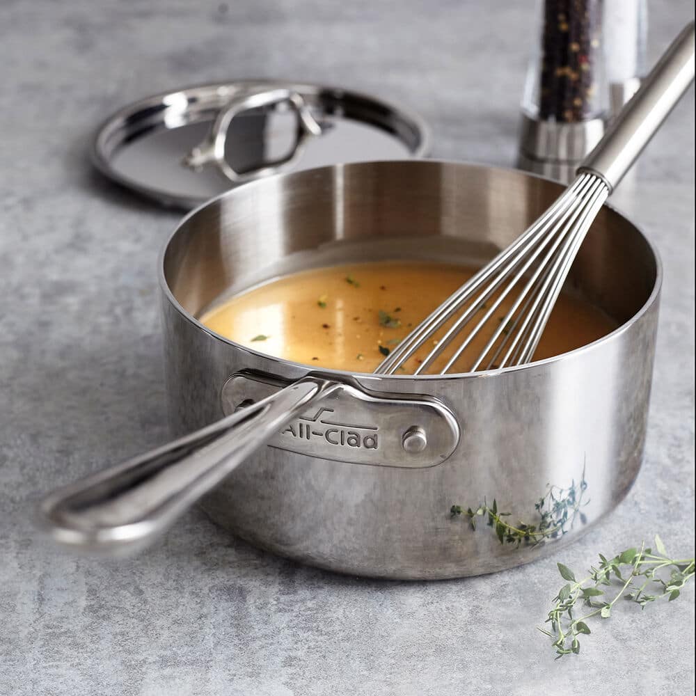 sauce pan vs frying pan 11