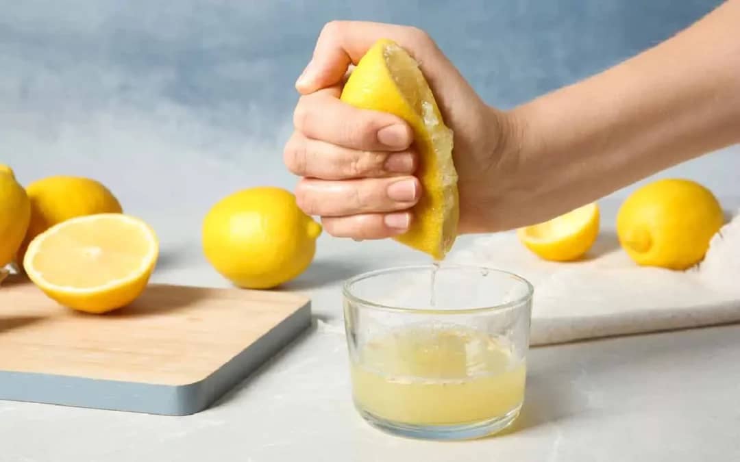 how to juice a lemon without juicer
