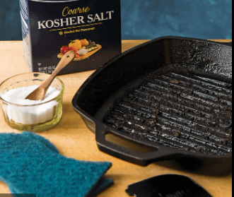 How to clean burnt cast iron grill pan 02