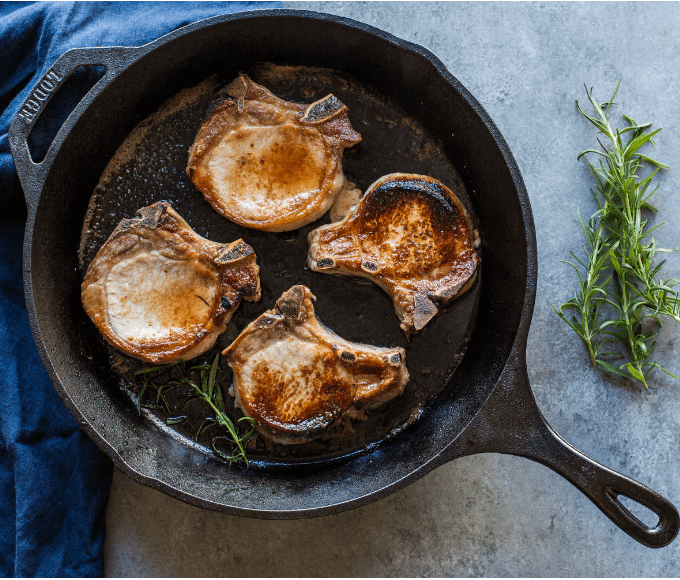 Cast iron skillet vs Frying pan 07
