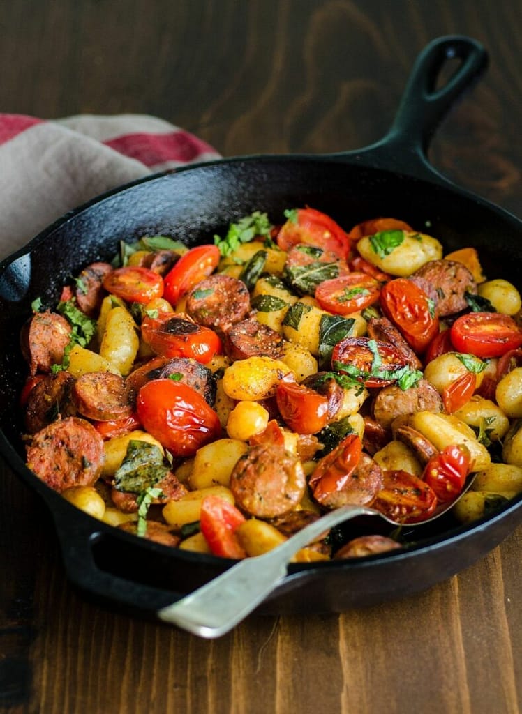 Cast iron skillet vs Frying pan 02