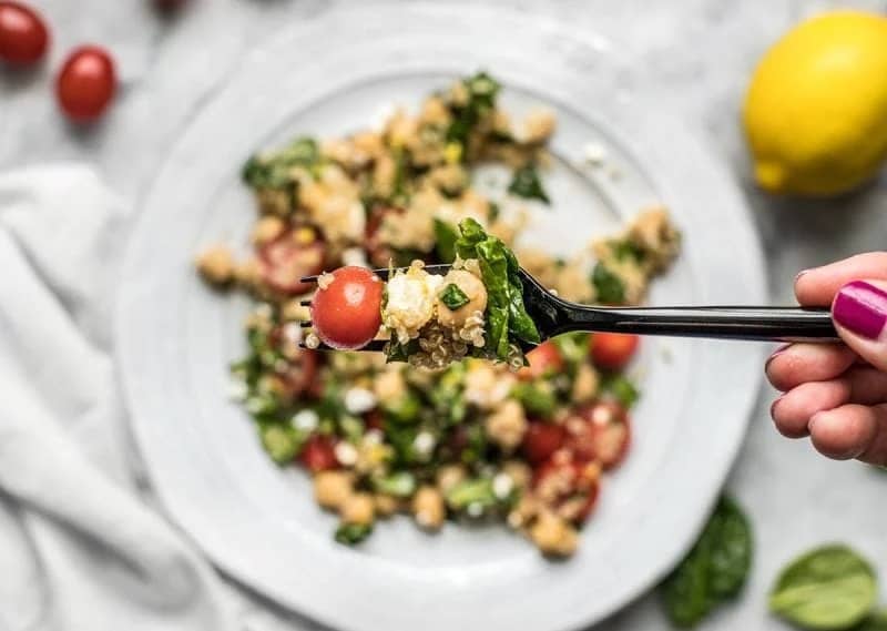 Salad Recipe with Spinach Chickpea and Quinoa