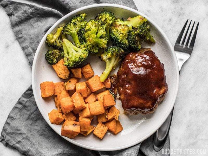 How to Sheet Pan BBQ Meatloaf Dinner How to Sheet Pan BBQ Meatloaf Dinner 01
