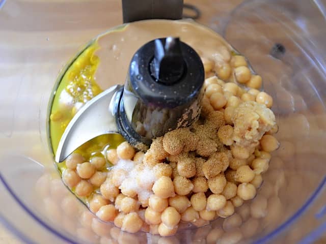 hummus being made in food processor 