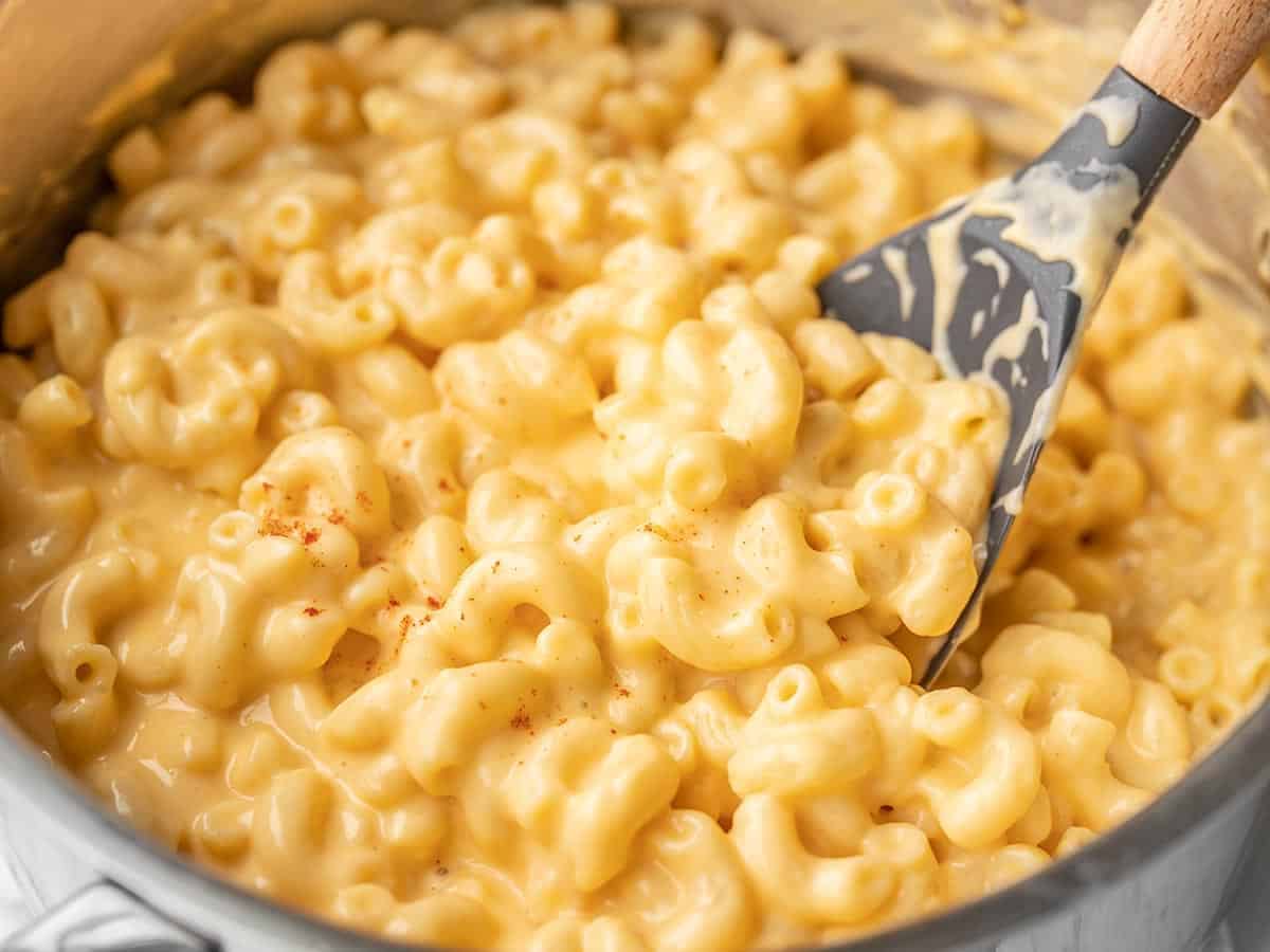 Side view of mac and cheese in a pot